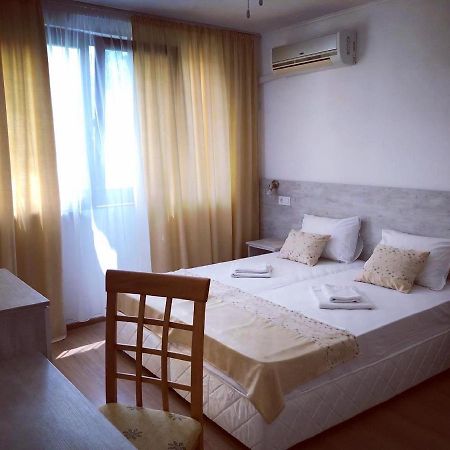 Guest Rooms Southern Nights Varvara  Extérieur photo