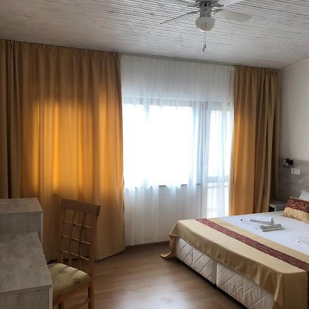 Guest Rooms Southern Nights Varvara  Extérieur photo